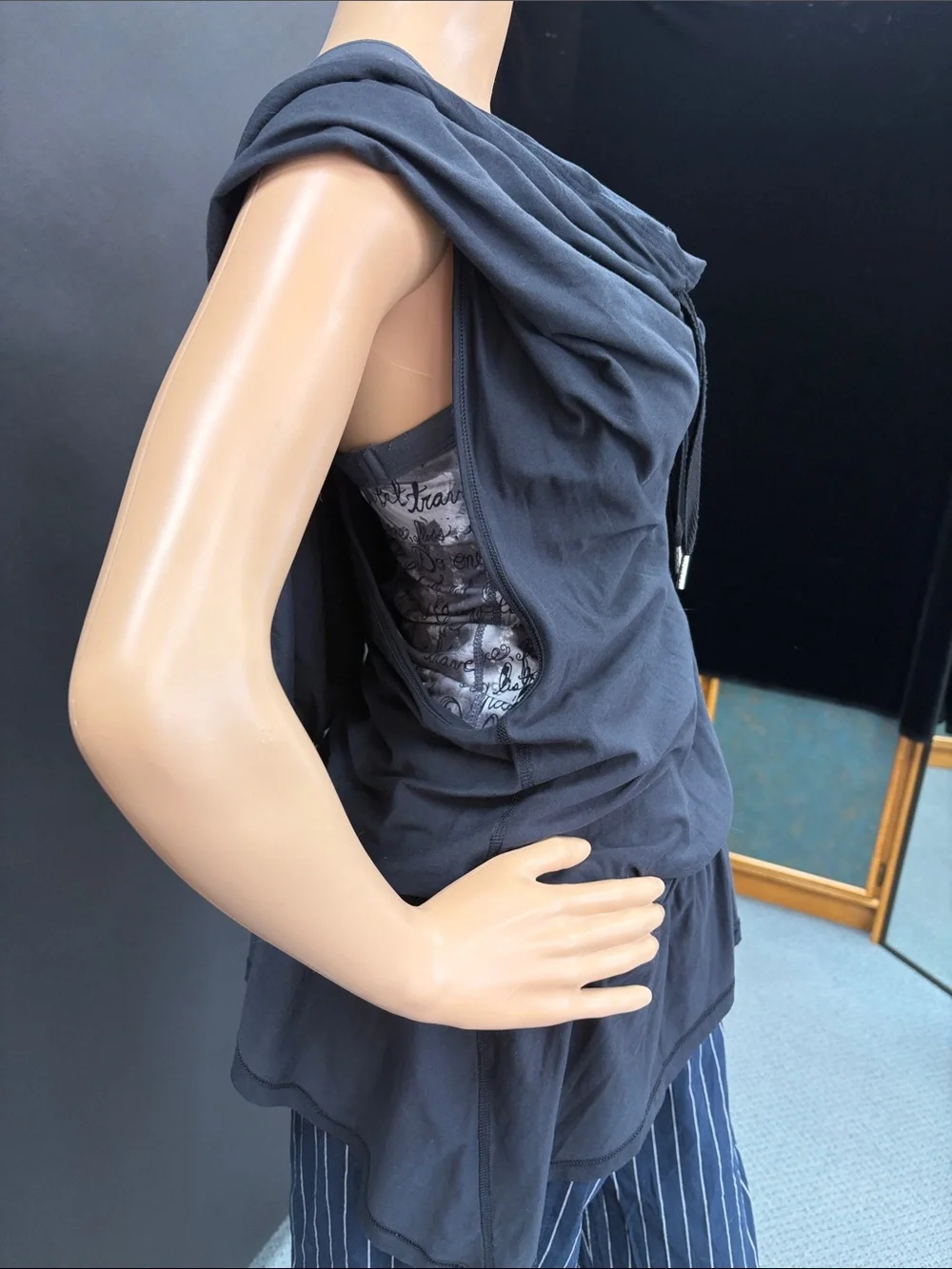 lululemon athletica Black Sleeveless Cowl Neck Active Tunic - Picture 2 of 4
